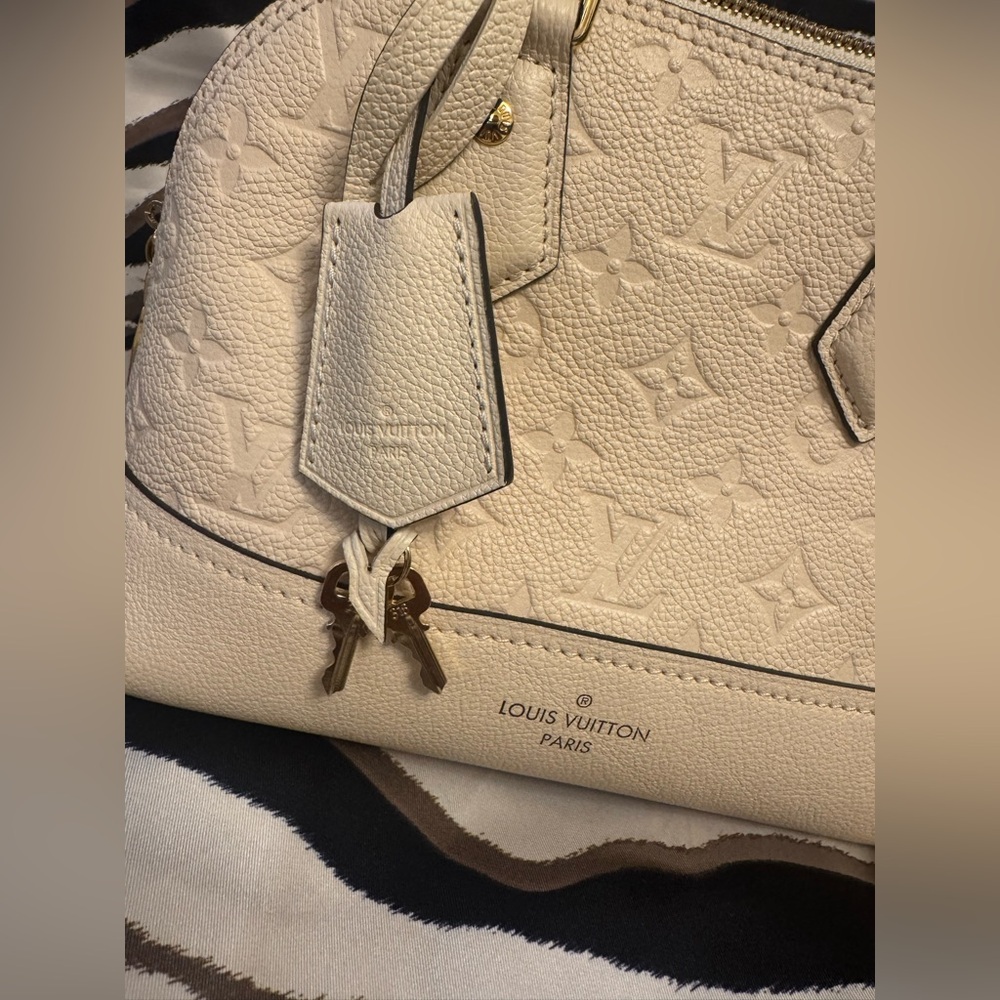 Louis Vuitton Empreinte Neo Alma BB in cream :)